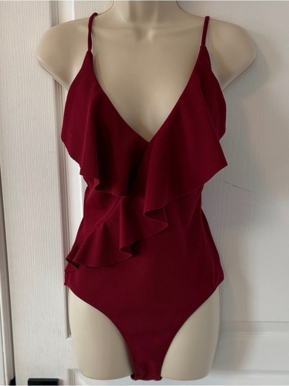 Cupshe Red Ruffle One Piece Swimsuit Plunge V Neck Flowy Size L